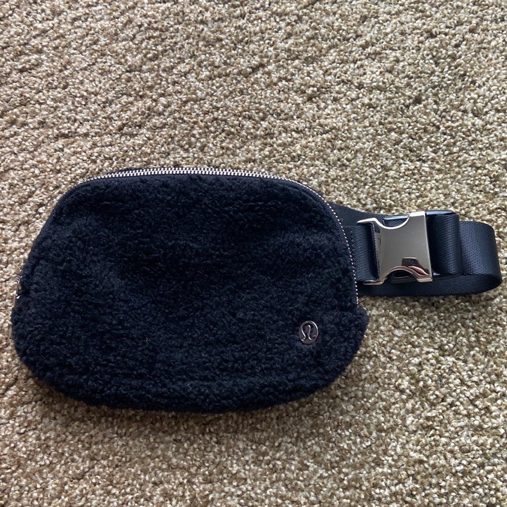 Lululemon Fleece Everywhere Belt Bag